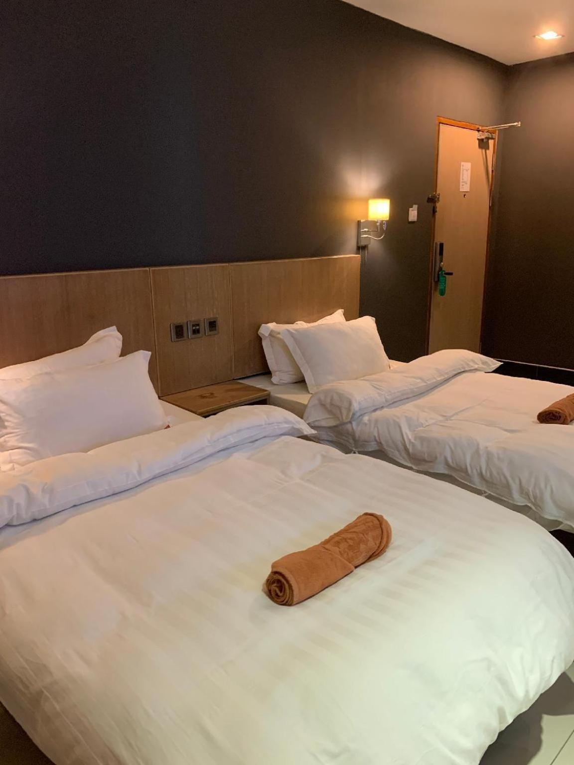The Room Hotel Miri Zimmer foto