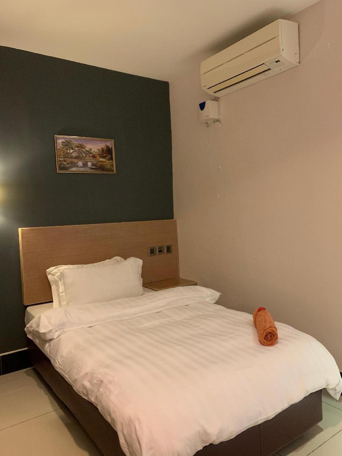 The Room Hotel Miri Zimmer foto