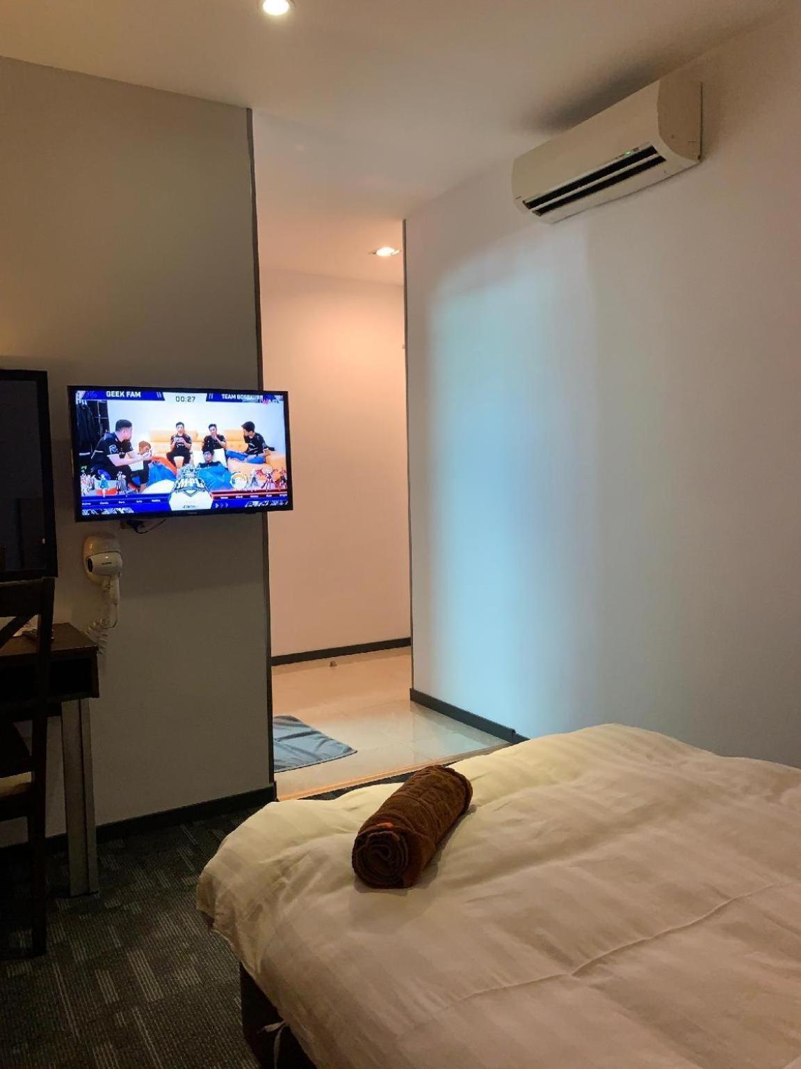 The Room Hotel Miri Zimmer foto