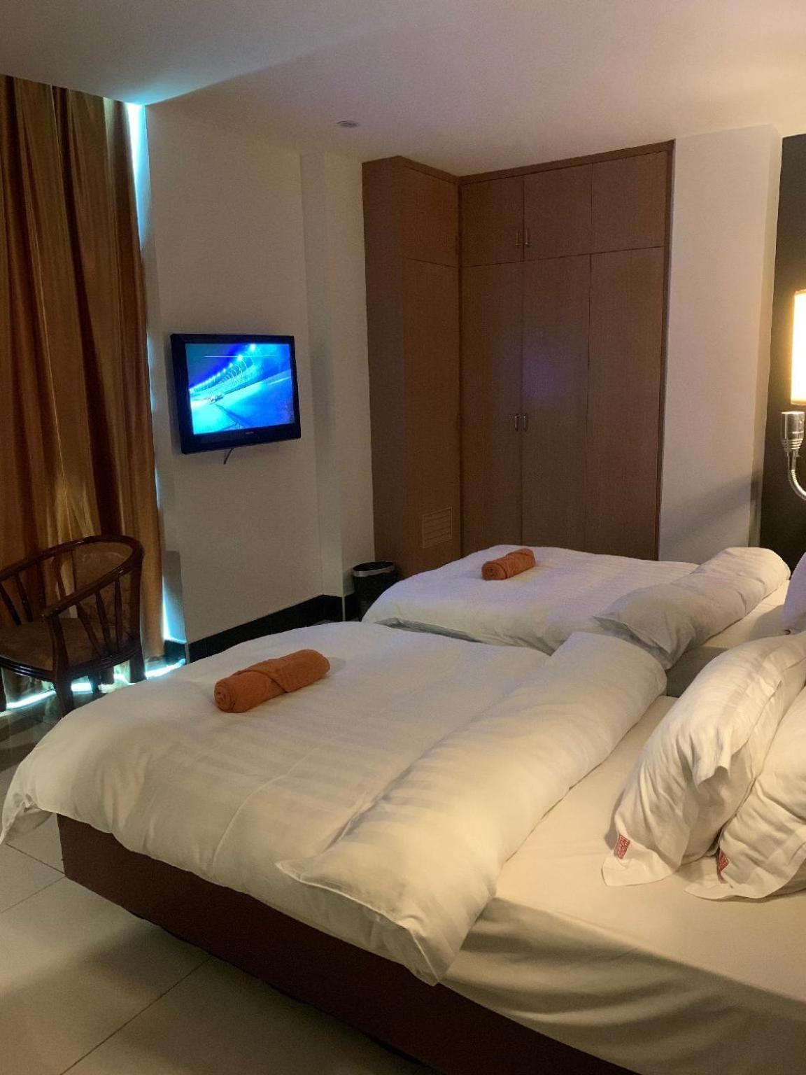 The Room Hotel Miri Zimmer foto